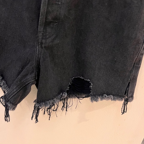 Free People Makai Cutoff Short in Washed Black Size 26 NWOT - Picture 8 of 8